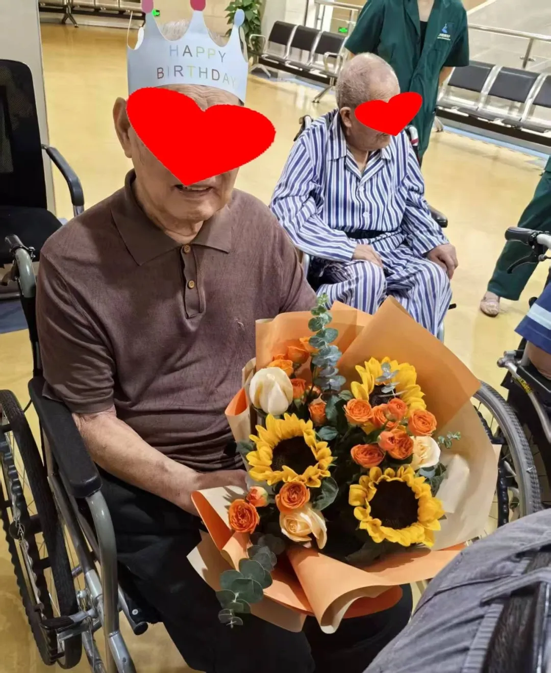 杭州顾连上塘医院温情病房里的“生日会”:88岁患者的康复之路与医患共情 杭州顾连上塘医院温情病房里的“生日会”:88岁患者的康复之路与医患共情